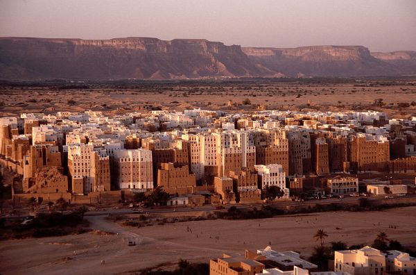 1024px-Shibam_Wadi_Hadhramaut_Yemen
